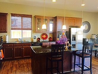 2nd image of 4147 Volpaia Pl