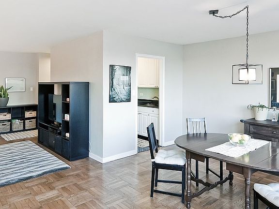 2nd image of 4525 Henry Hudson Pkwy W APT 506