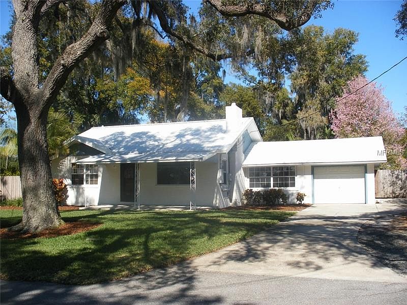 1st image of 613 Country Club Dr