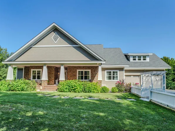 43 Sachem Drive, Moultonborough, NH 03254