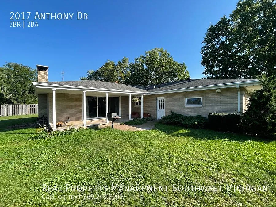3 bed 2 bath Ranch in Lakeshore School District — Photo 2