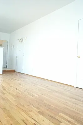 Rented by Tower Brokerage | media 61