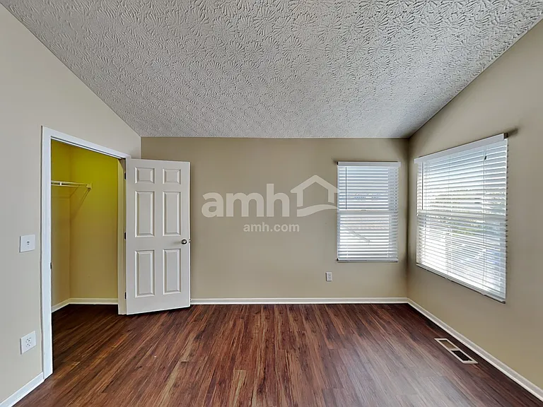 5979 Haydens Crossing Blvd — Photo 9