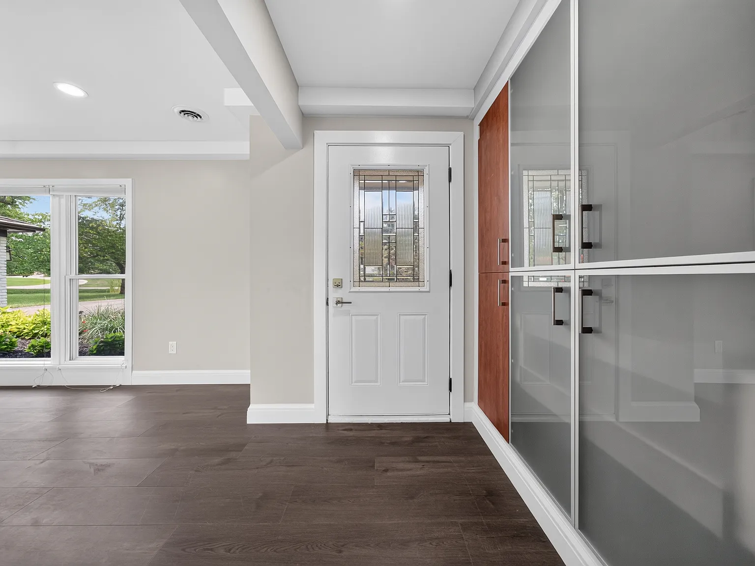 4 bed, 1700 sqft, $4,999 — Photo 3