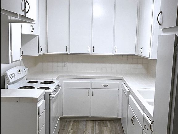 5th image of 142 S Wetherly Dr APT 104