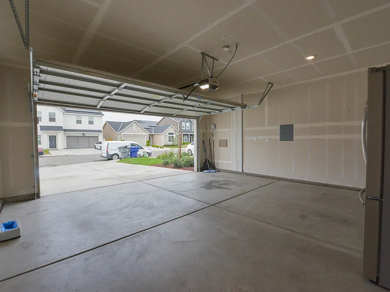 7147 W Twain Ave — Photo 4