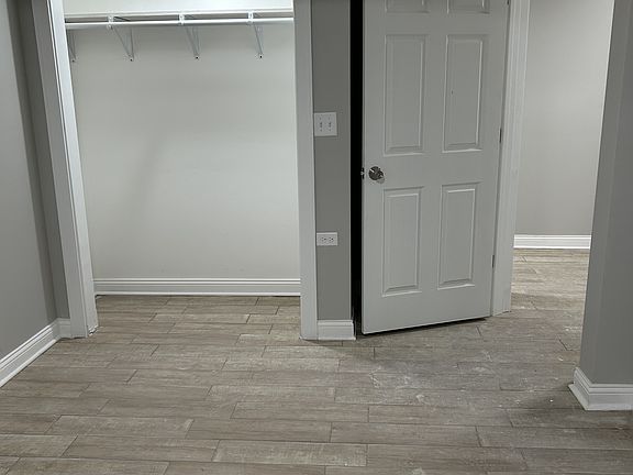 3rd image of 5724 S King Dr #G