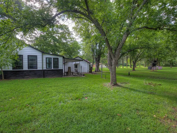 1805 W Frank St, Grand Saline, TX 75140