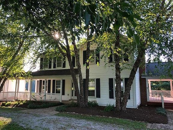 3rd image of 216 Windom Ln