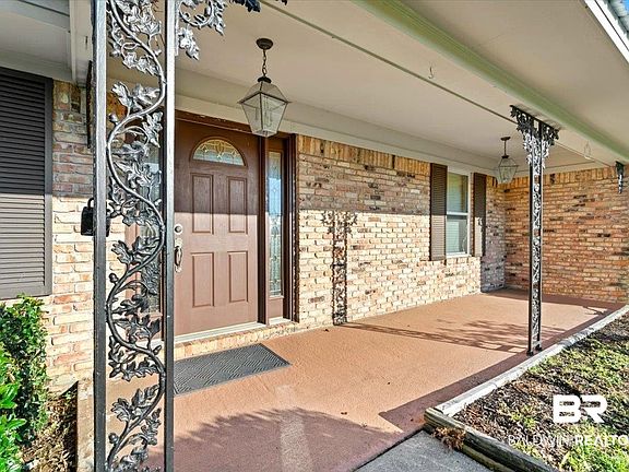 4th image of 22582 Ridgewood Dr
