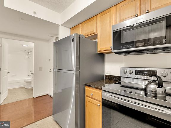 3rd image of 880 N Pollard St APT 801