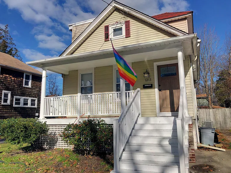 1213 4th Ave — Photo 1