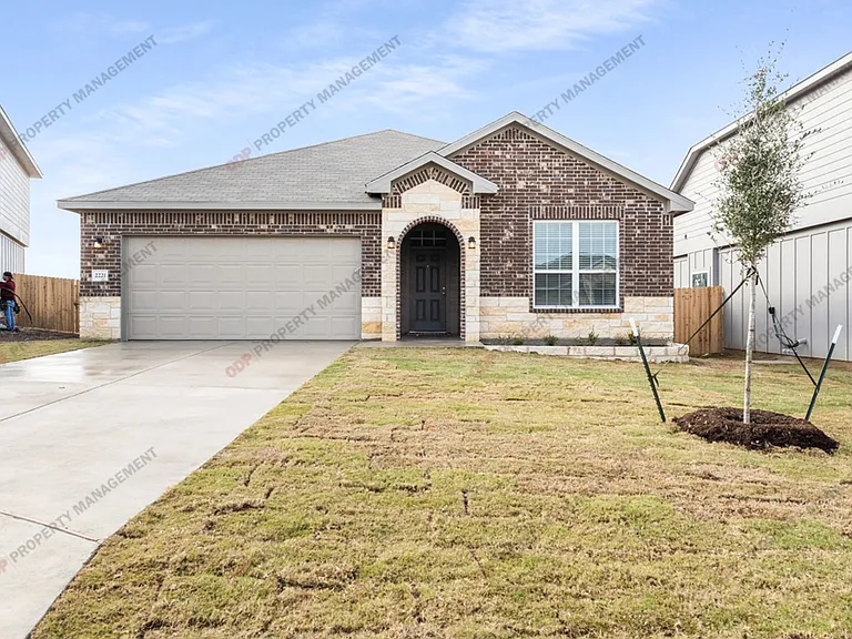 2221 Chia Ct — Photo 2