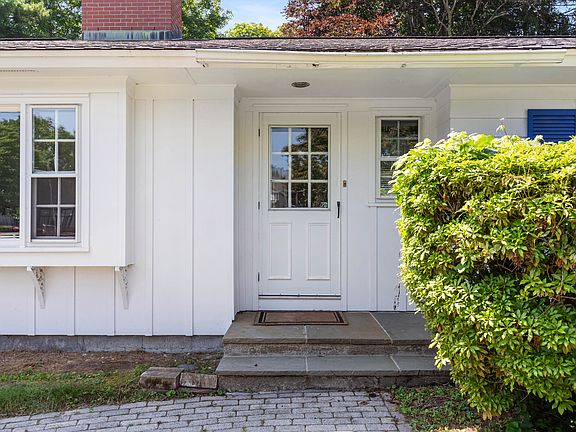 3rd image of 355 Pearse Rd