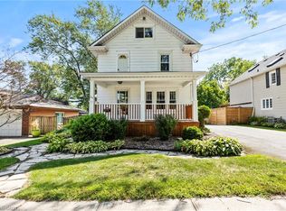 34 College St, Pelham, ON L0S1E3