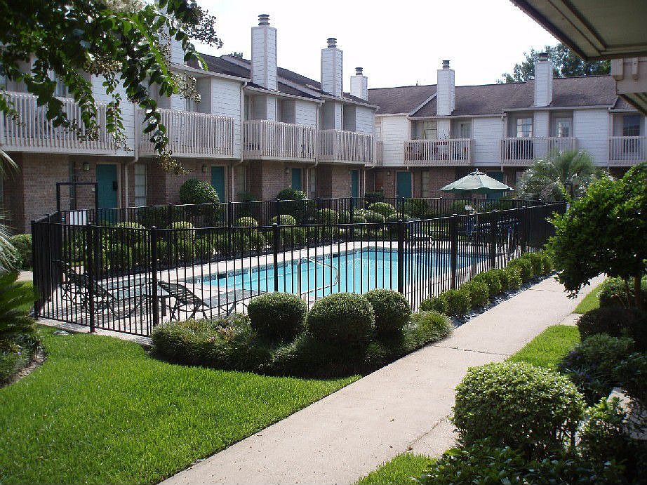 1st image of 2626 North Blvd