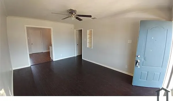 2523 Gross Rd — Photo 2