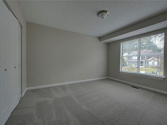 5th image of 1940 Glynmoore Dr