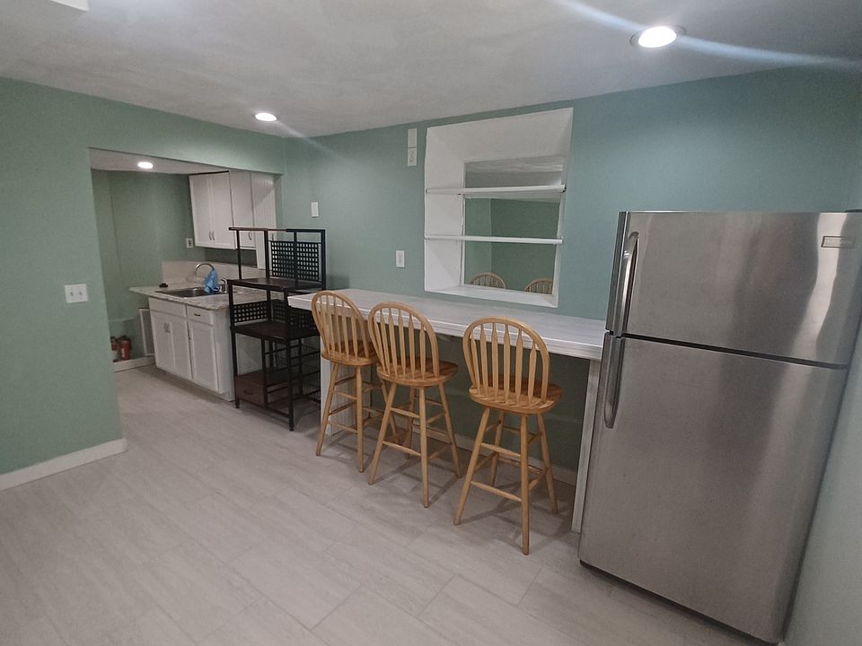1st image of 56 Clarendon Ave