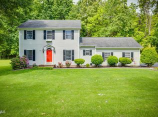 725 Powder Branch Rd, Elizabethton, TN 37643