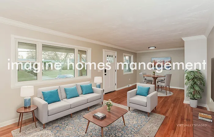 4 bed, 3.0 bath, 1940 sqft, $2,450 — Photo 3