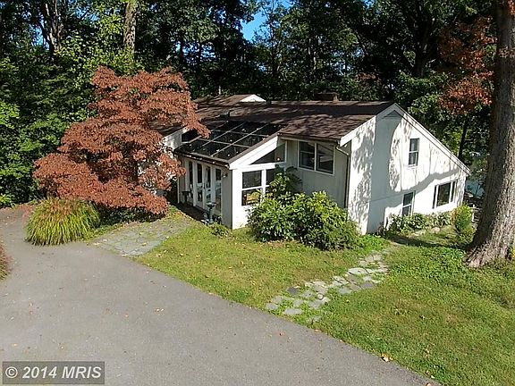 2nd image of 439 W Joyce Ln