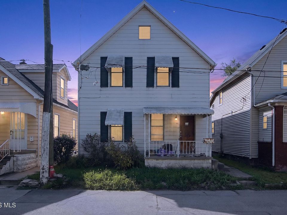 1st image of 40 Magyar St