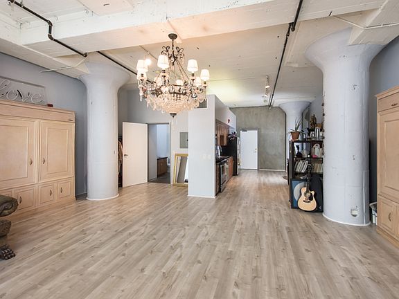 4th image of 420 S San Pedro St APT 216