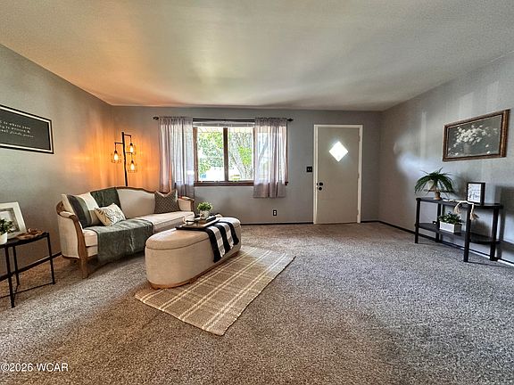 2nd image of 801 Gloria Ave