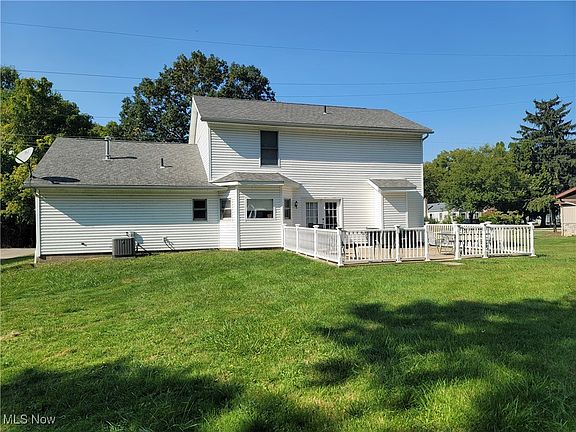 2nd image of 2668 Meadow Dr
