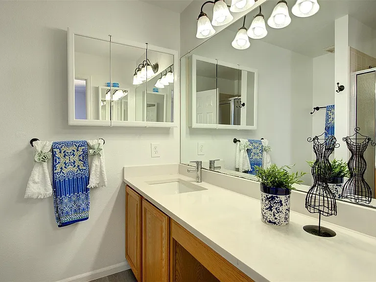 9687 Newcastle Dr — Photo 9
