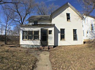 1005 S 3rd St, Rockford, IL 61104