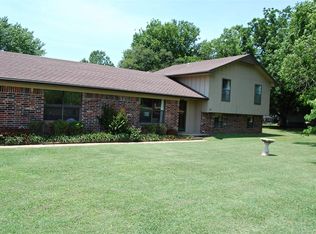 1822 N 5th St, Henryetta, OK 74437
