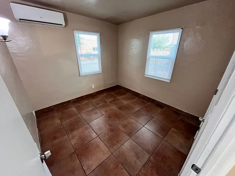 10 W Rillito St — Photo 9