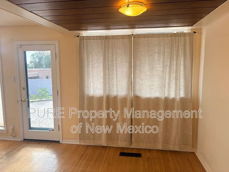 1013 Richmond Dr SE — Photo 6