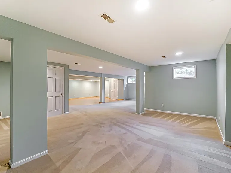 11410 Avant Ln — Photo 44