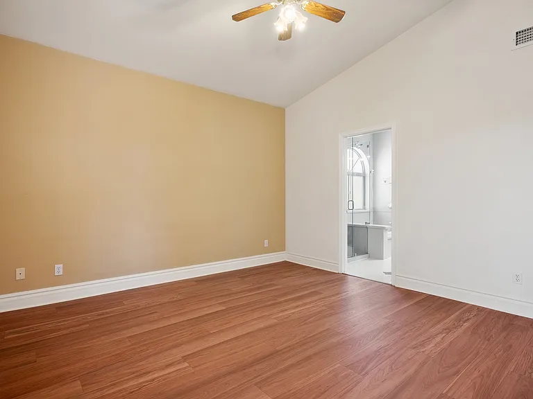 680 S Lucinda Dr — Photo 9