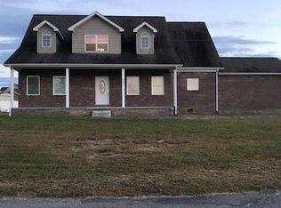 474 Phoenix Place Blvd, Hazard, KY 41701