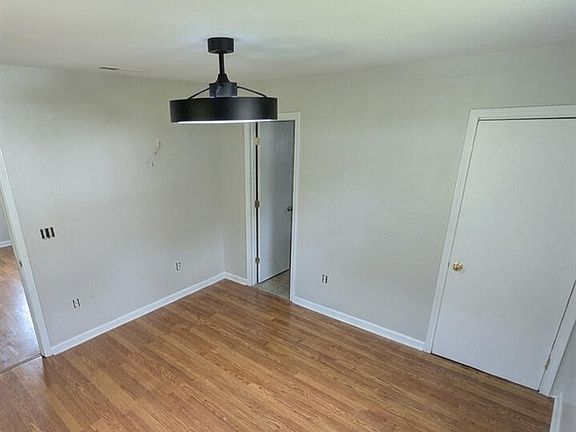 3rd image of 1378 Goodwin Ave