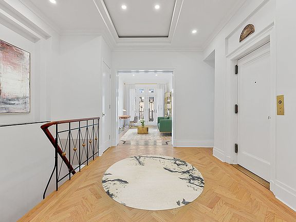 4th image of 9 E 62nd St Penthouse 2