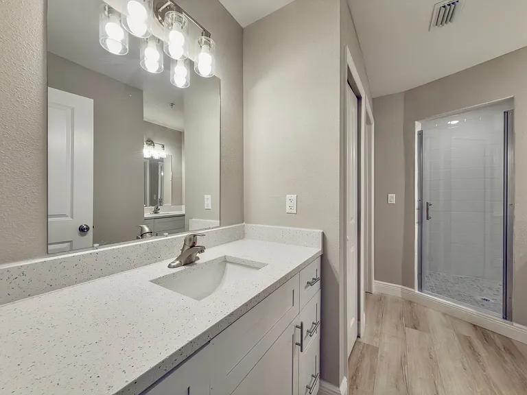 North Pointe Place — Photo 33