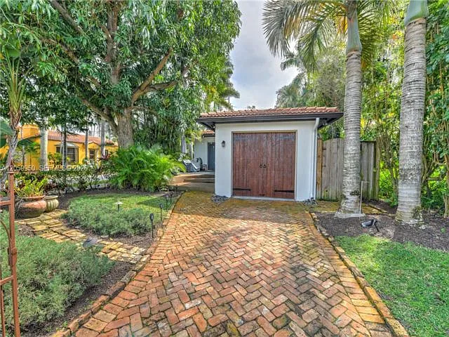 3 bed, 2.0 bath, $4,500 — Photo 4