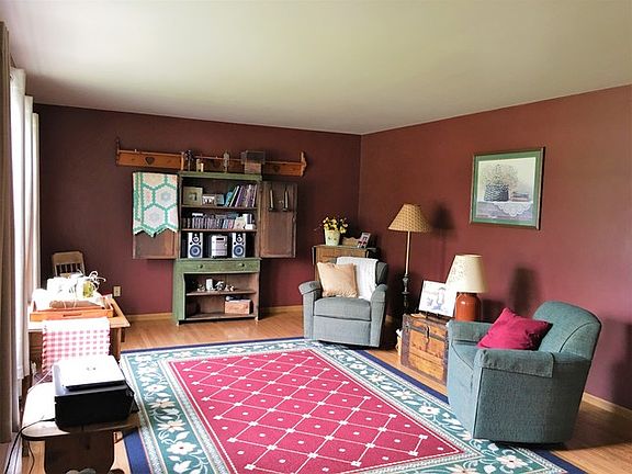 3rd image of 615 Elizabeth Dr