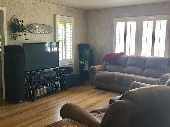 4th image of 1504 S Beverly Dr