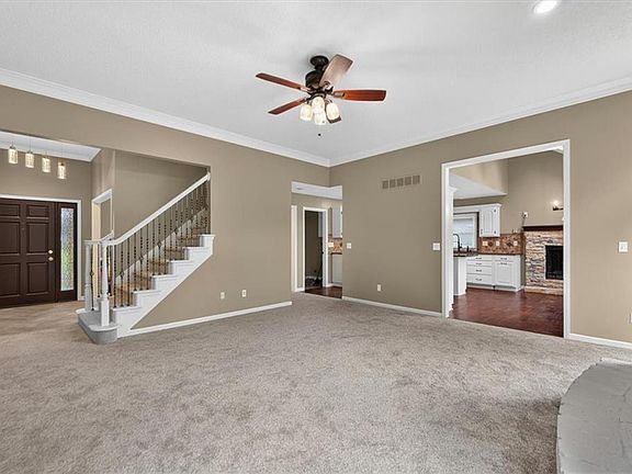 3rd image of 4132 SW Leeward Dr