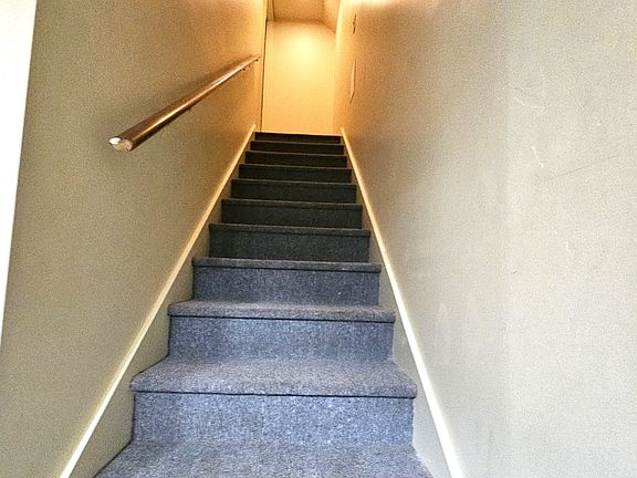 5th image of 7533 Carmen Ct