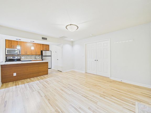 3rd image of 7685 Northcross Dr Unit 921