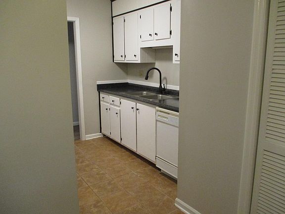 3rd image of 4362 Saxon Dr