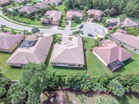 4th image of 858 SW Saint Tropez Ct