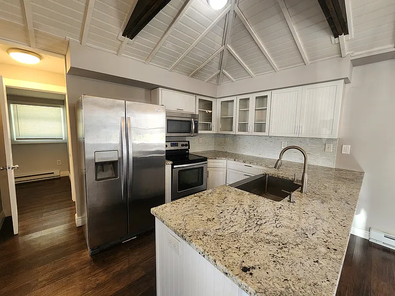 133 Sunset Rd — Photo 4